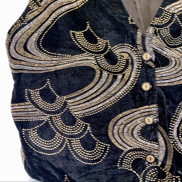 Clio Velvet Vest with Details Beads - Picture 7 of 9